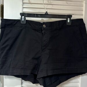 Gap 3 inch black linen shorts size 18
